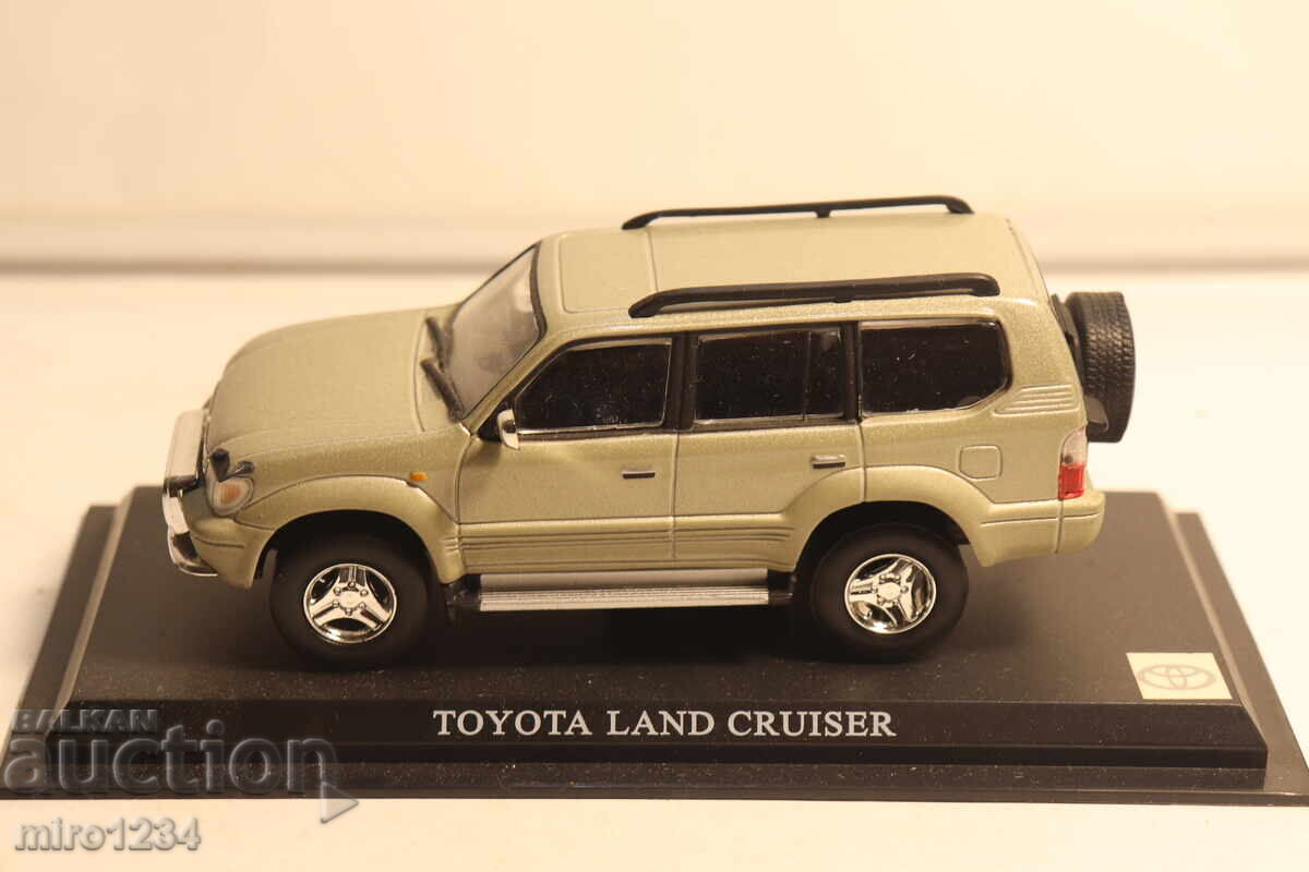 1/43  TOYOTA LAND  CRUSER  КОЛИЧКА  ИГРАЧКА    МОДЕЛ
