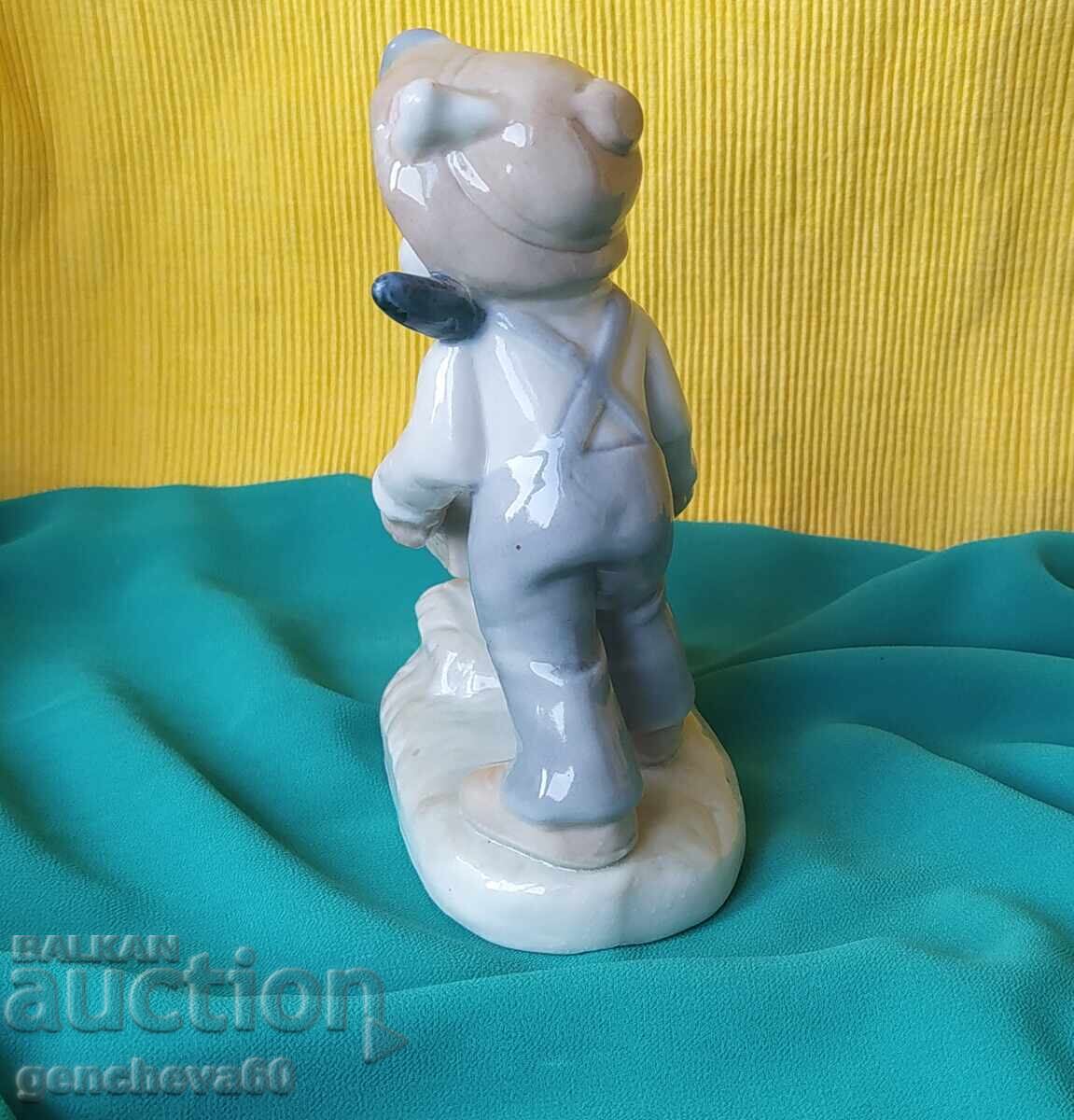 Figurină din porțelan Grădinar cu roabă cu preț € 12.00 | 23.47 BGN Figurină din porțelan Grădinar cu roabă cu preț € 12.00 | 23.47 BGN