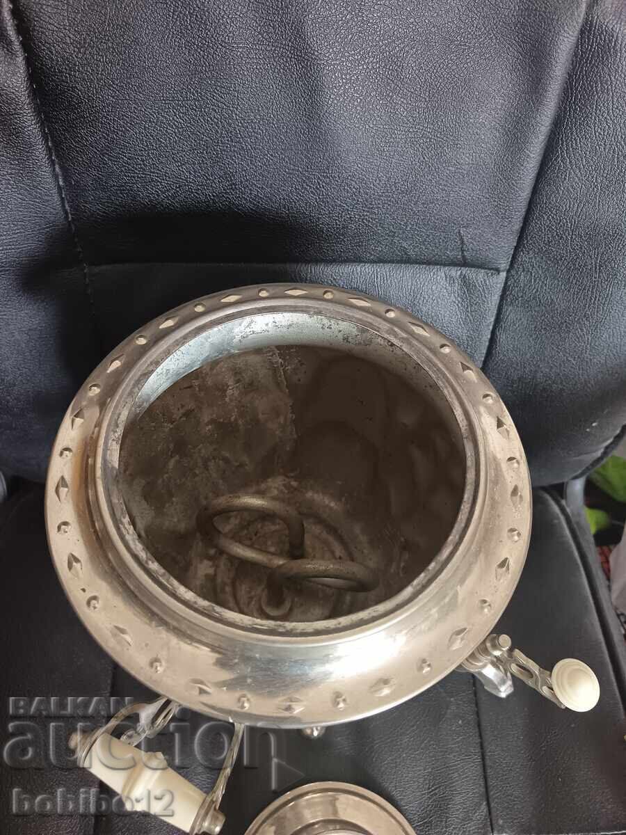 Livrarea Samovar rusesc funcțional