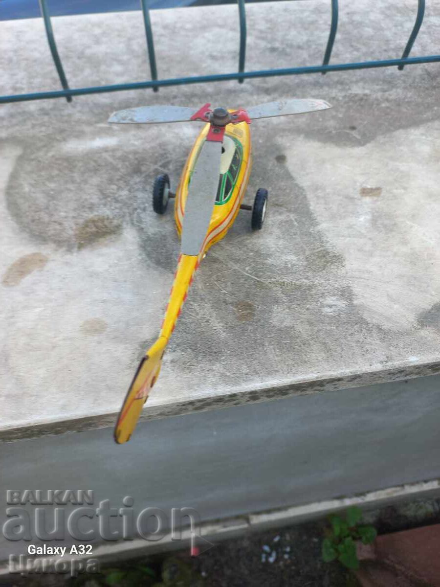 Licitație VECHE ELICOPTER MECANIC DIN METAL Licitație VECHE ELICOPTER MECANIC DIN METAL