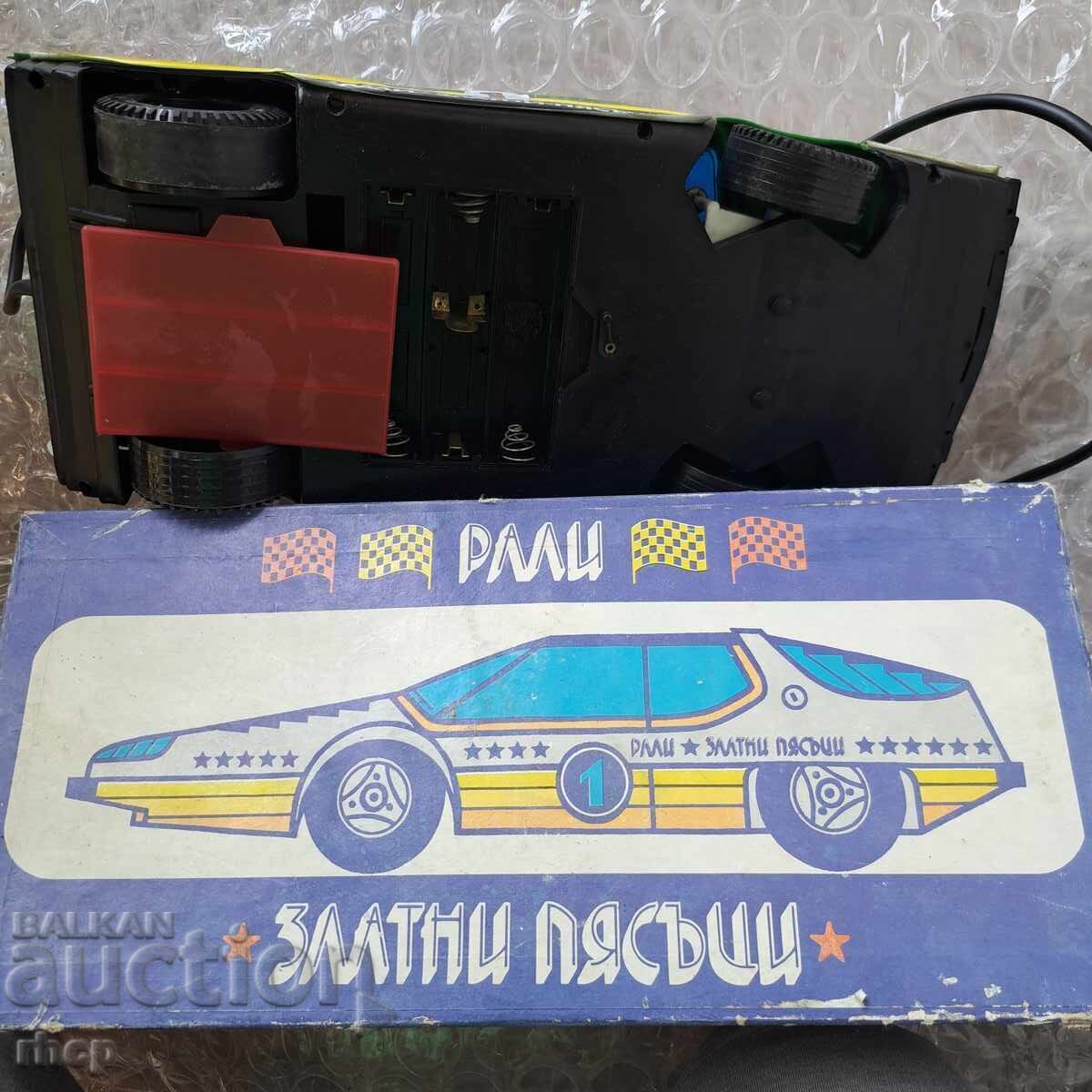 Jucărie mașină cu telecomandă socialistă DSO Mladost - 6 Jucărie mașină cu telecomandă socialistă DSO Mladost - 6