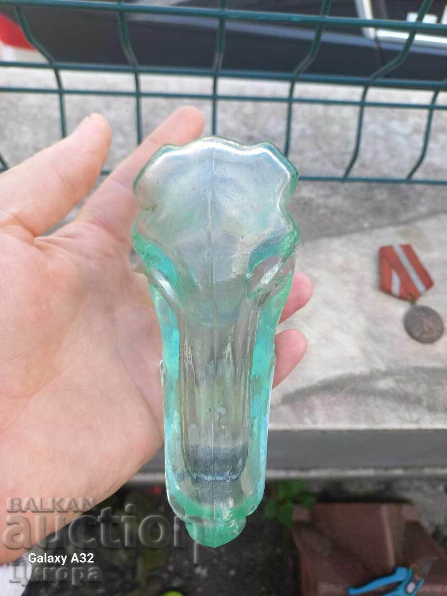 Delivery of VINTAGE GLASS DOG BOTTLE STOPPER Delivery of VINTAGE GLASS DOG BOTTLE STOPPER