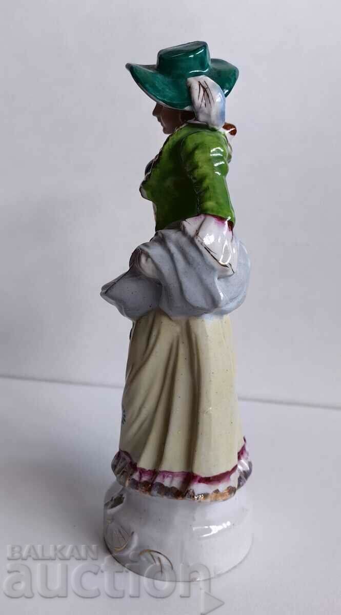 Livrarea STATUETA FIGURA MARE PERFECTA DE PORCELAN