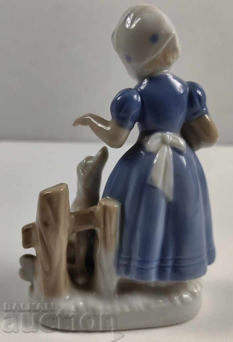 Livrarea FIGURA PORTELAN STATUETA FATA CATELU SANATOS