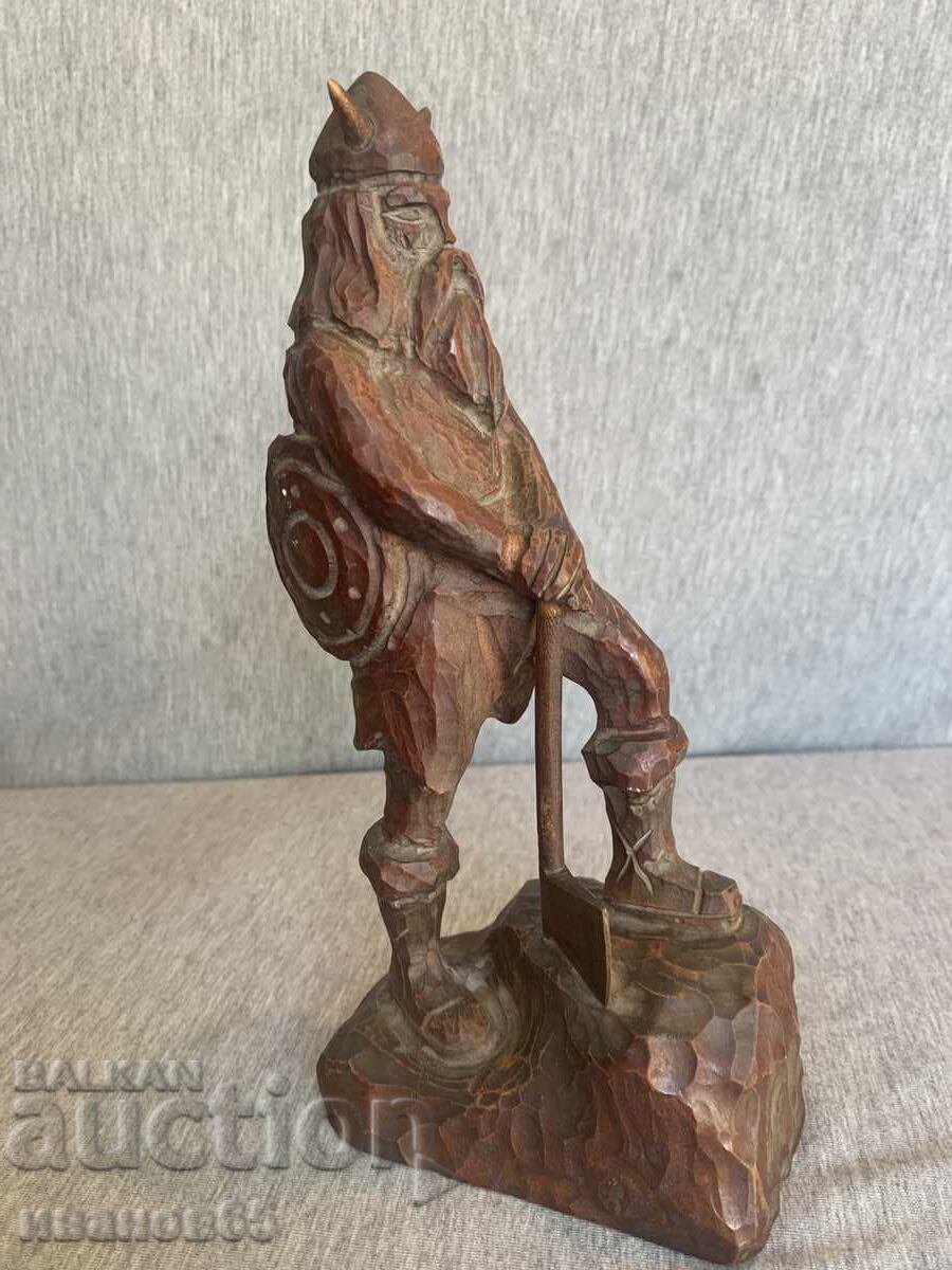 statueta din lemn