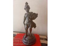 Sculptură din bronz: războinic cu scut