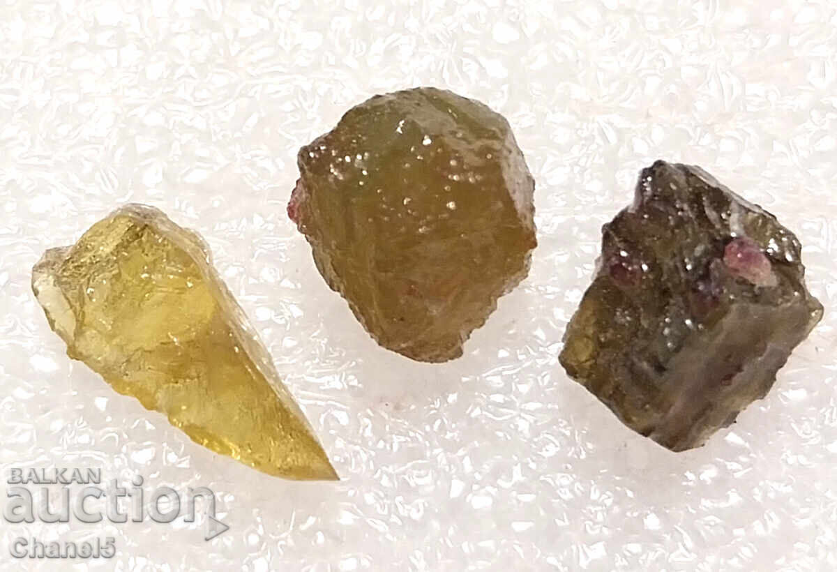 SAFIRE GALBEN-VERZI NATURALE - MADAGASCAR - 11,18 ct(330) SAFIRE GALBEN-VERZI NATURALE - MADAGASCAR - 11,18 ct(330)