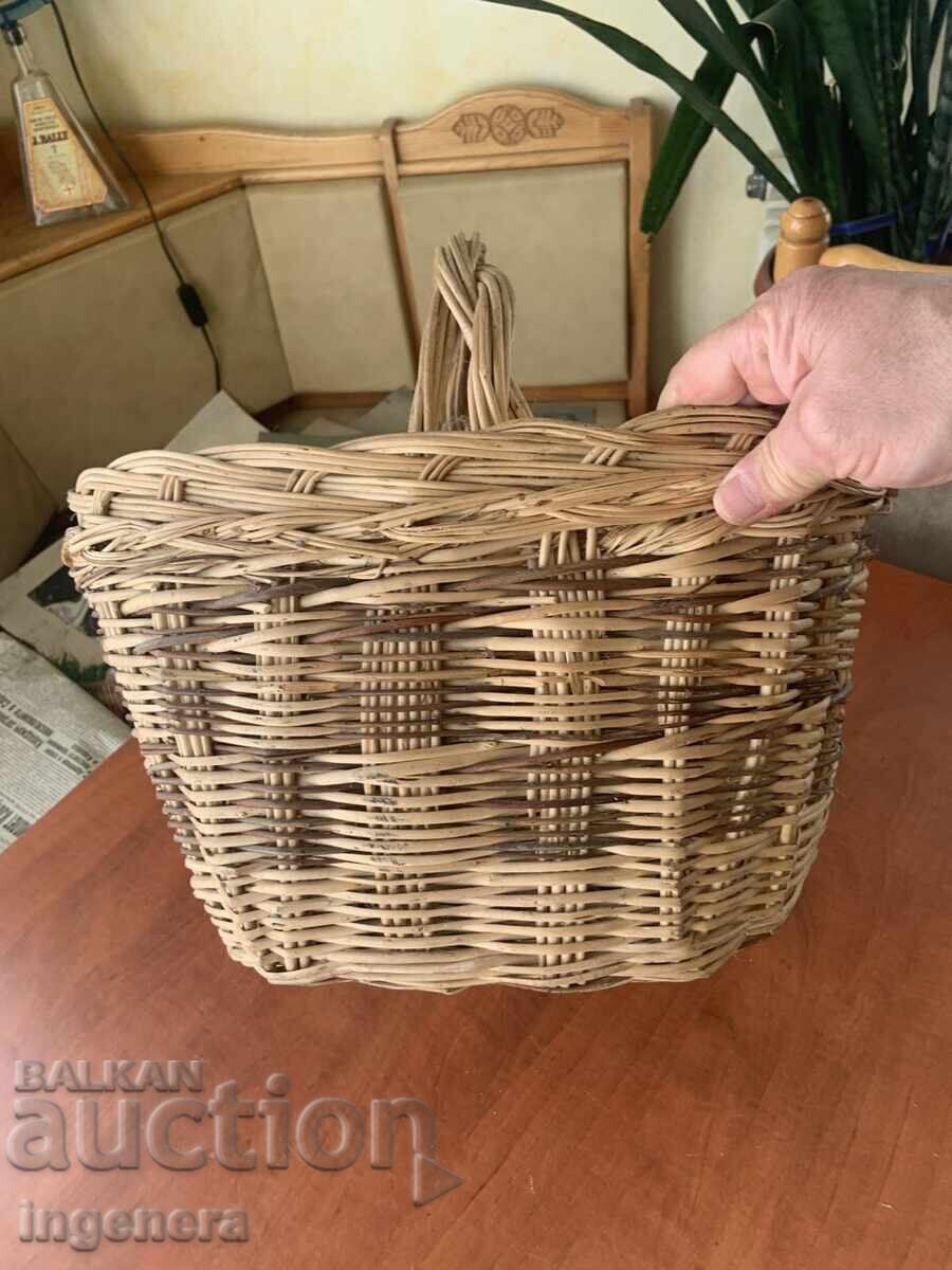 COȘ DE COȘULEȚ ÎMPLETIT VECHI cu preț € 4.90 | 9.58 BGN