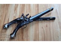 Pereche de pistoale cu cremene, pistoale cu țeavă ghintuită, revolver, pistol
