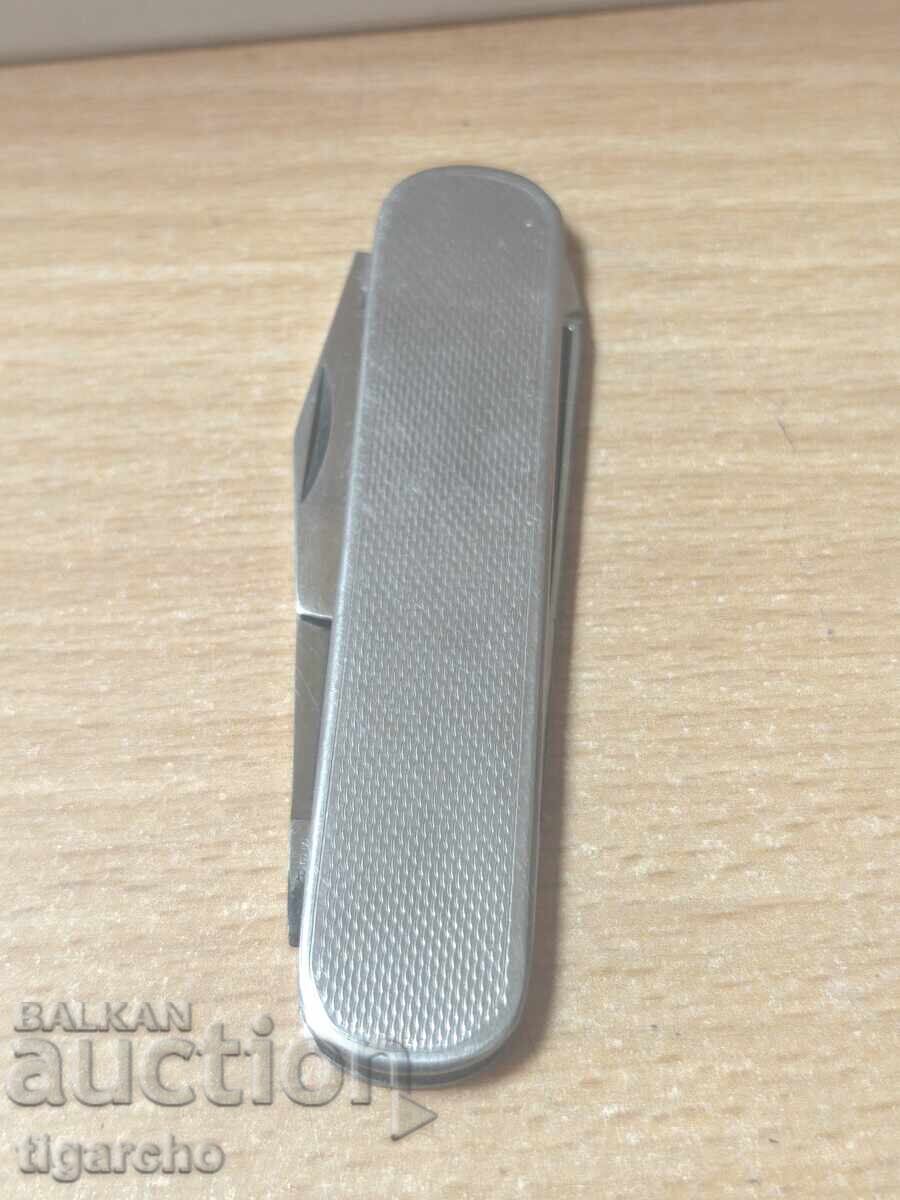 A pocket knife with price € 19.00 | 37.16 BGN