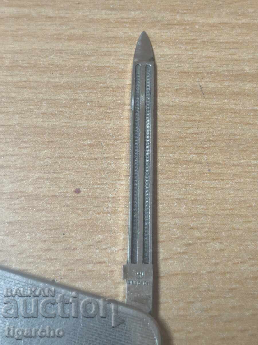 Auction  A pocket knife
