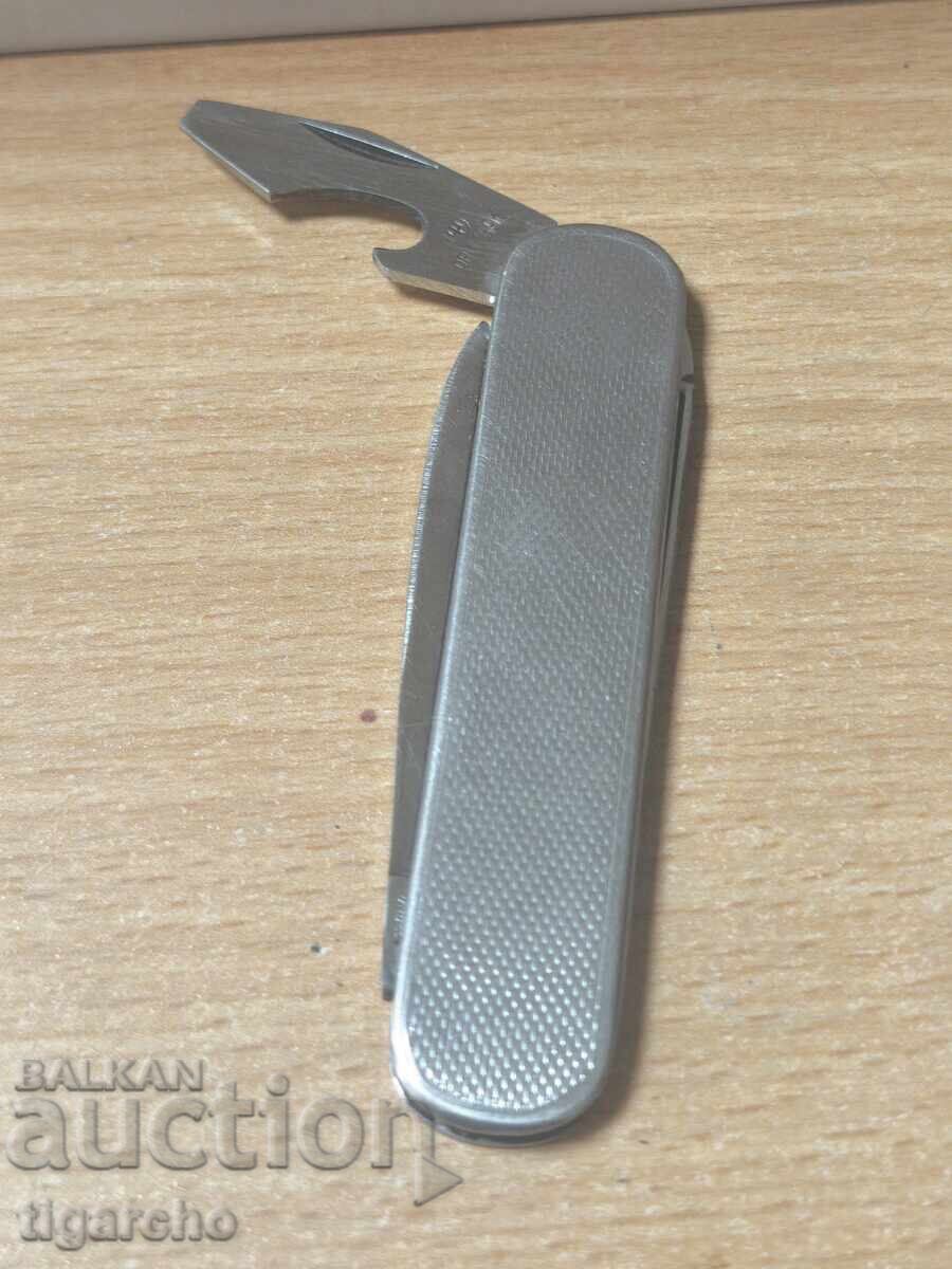 A pocket knife - 6
