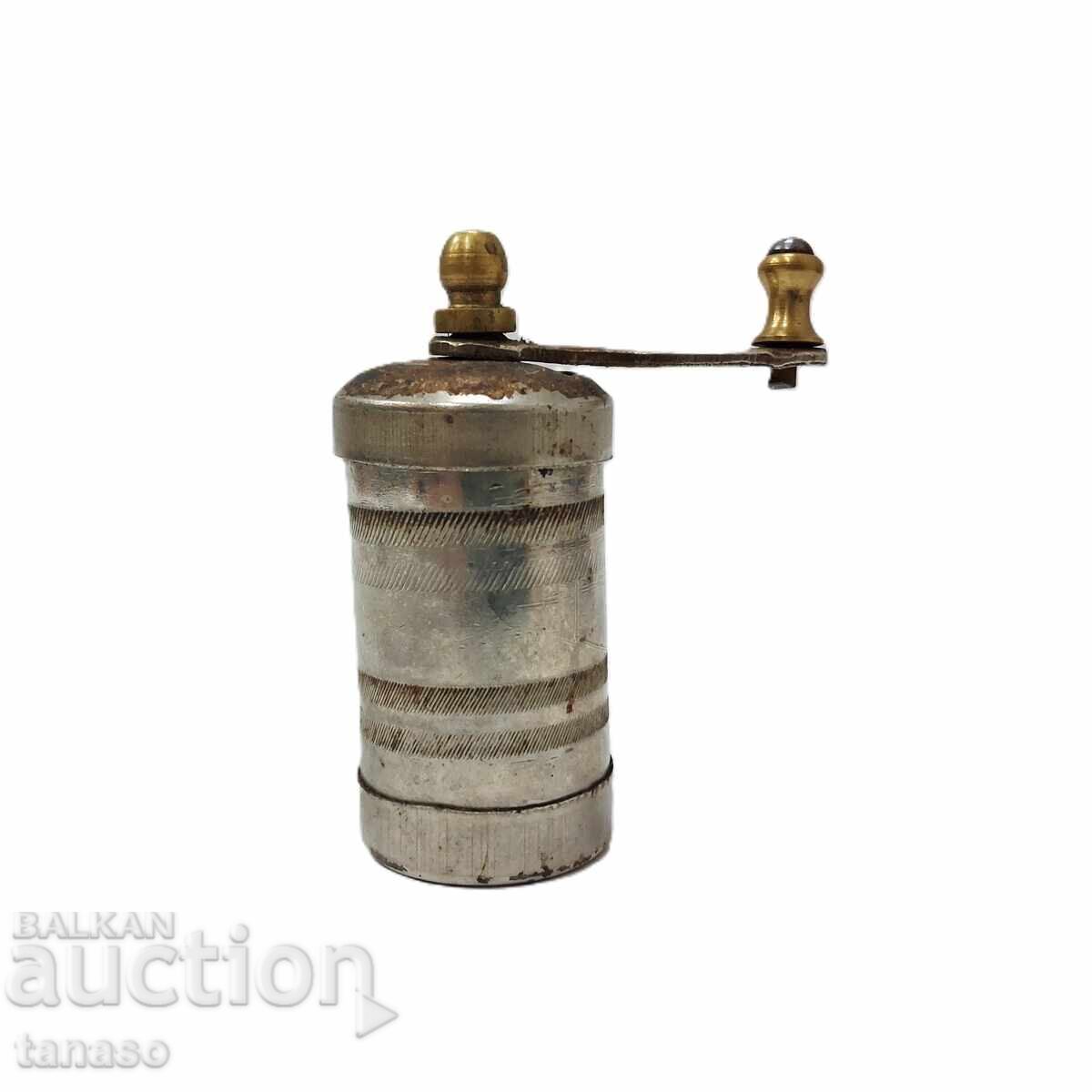 Metal pepper / spice grinder – 8×3.5 cm