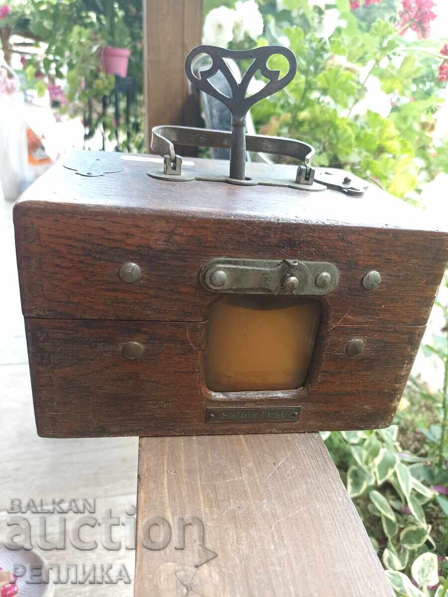 Αντίκα μηχανικό ρολόι για αγωνιστικά περιστέρια
