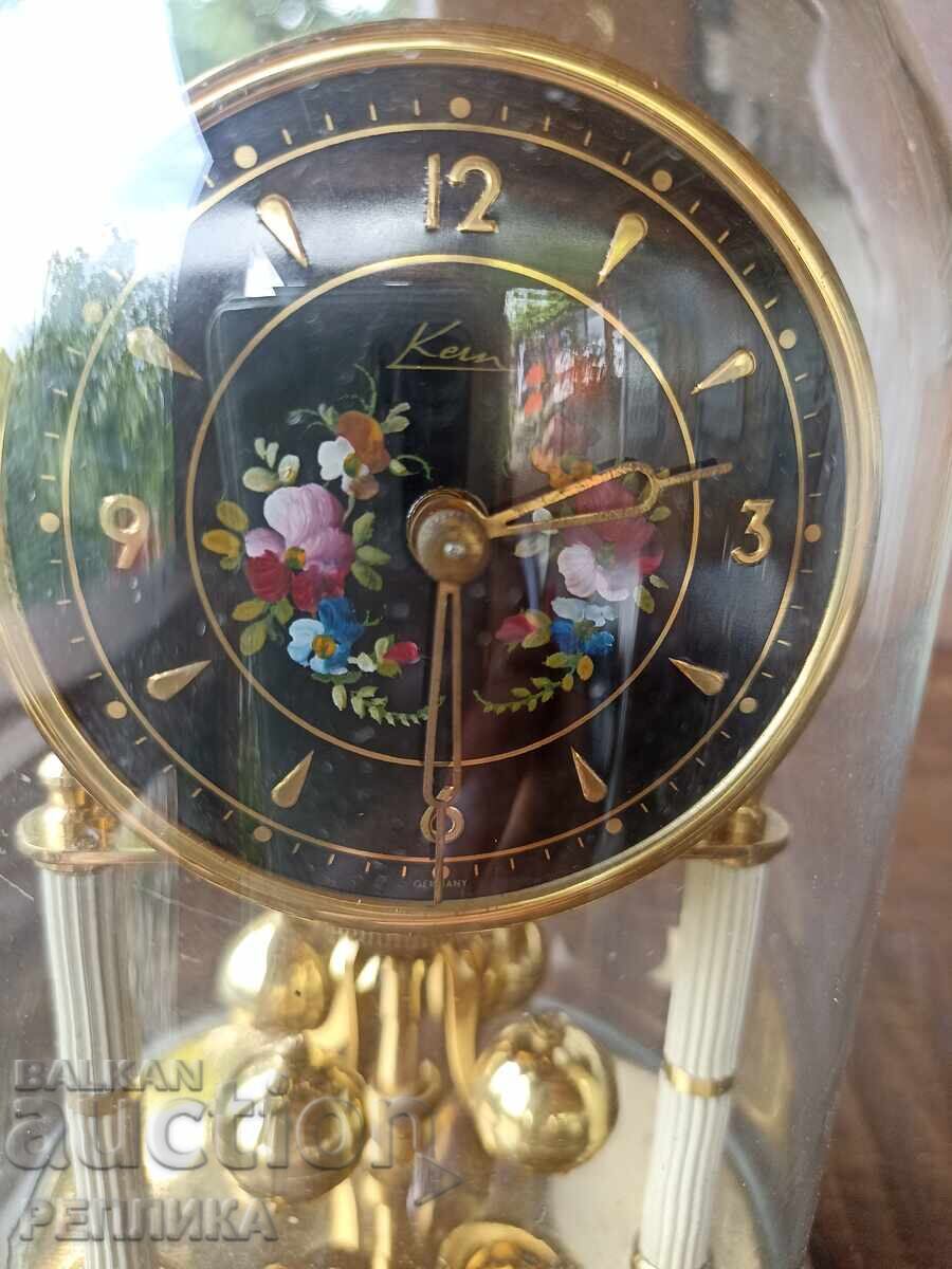 Ceas de masă antic, 400 de zile, Kern cu preț € 100.00 | 195.58 BGN