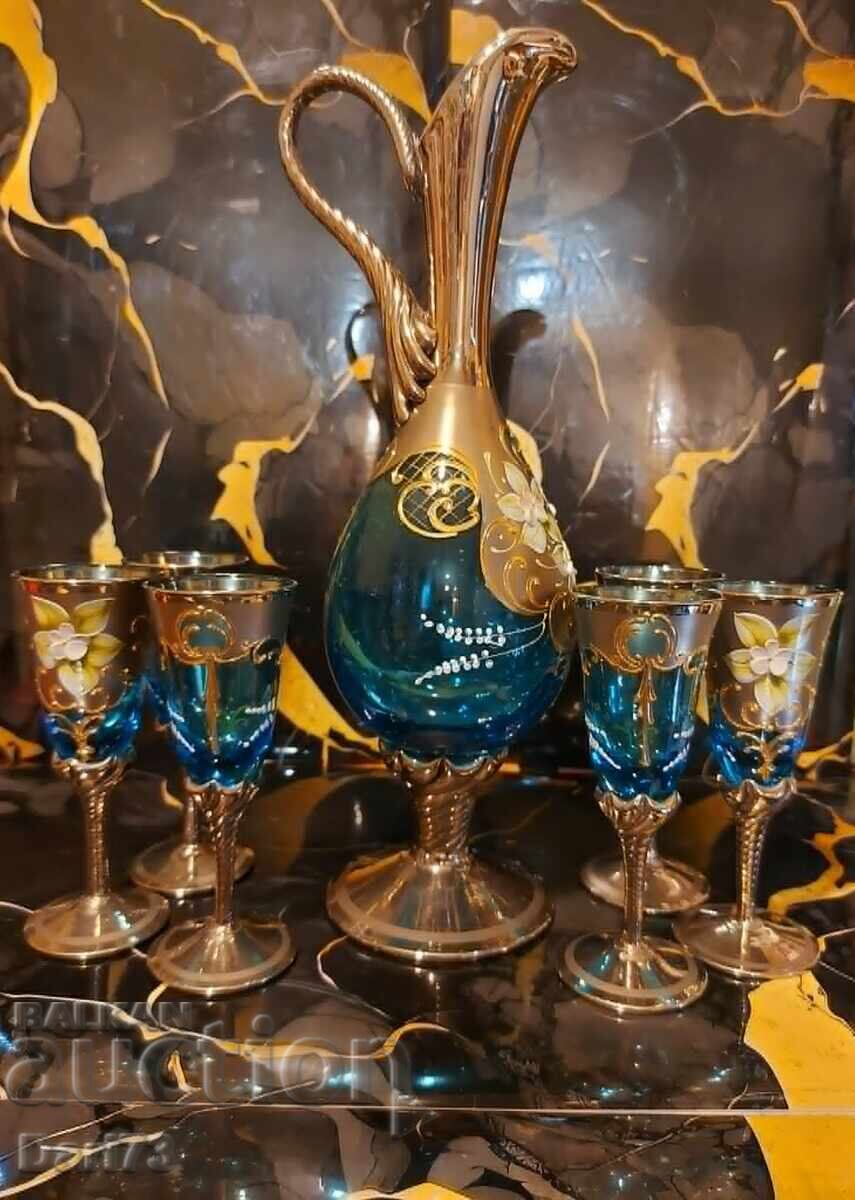 Set rar și elegant de pahare din sticlă de Murano cu preț € 320.00 | 625.87 BGN Set rar și elegant de pahare din sticlă de Murano cu preț € 320.00 | 625.87 BGN