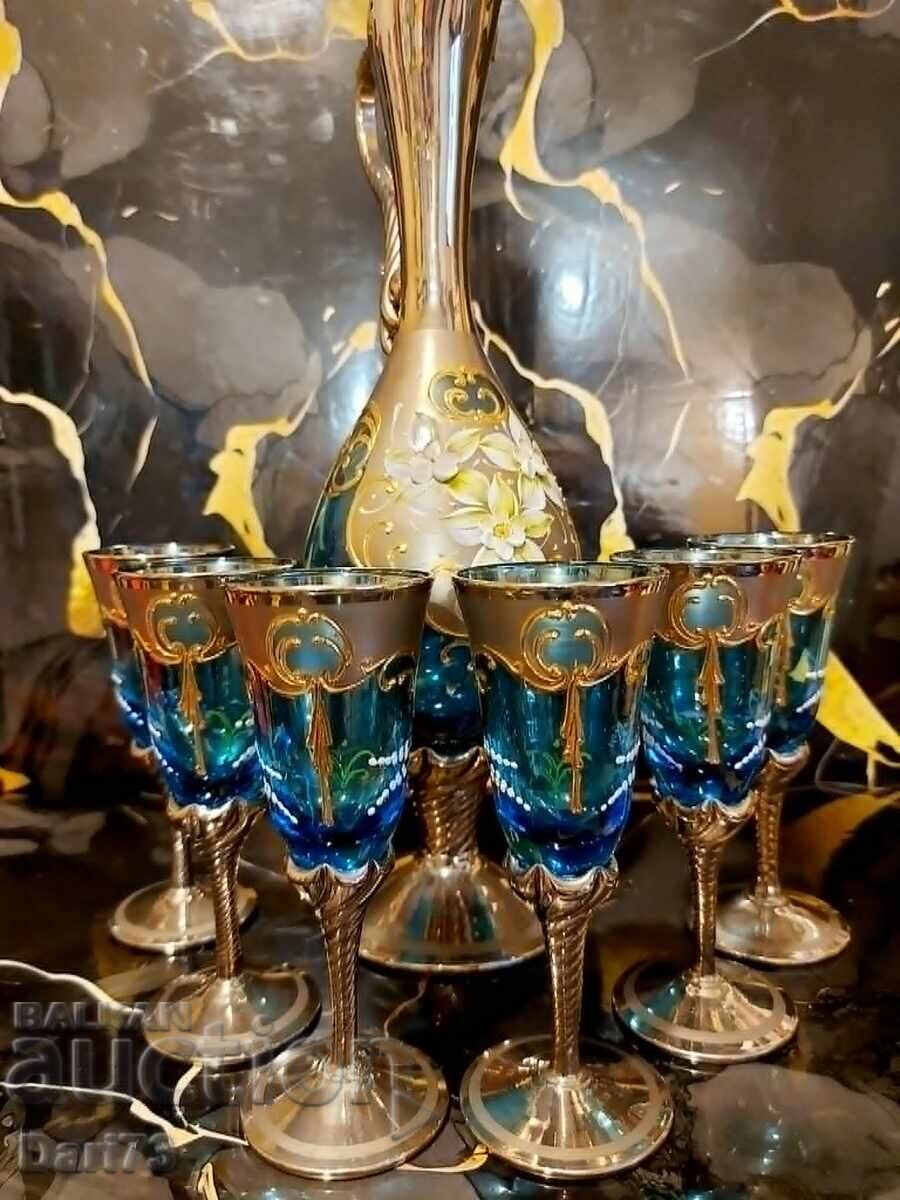 Licitație Set rar și elegant de pahare din sticlă de Murano Licitație Set rar și elegant de pahare din sticlă de Murano