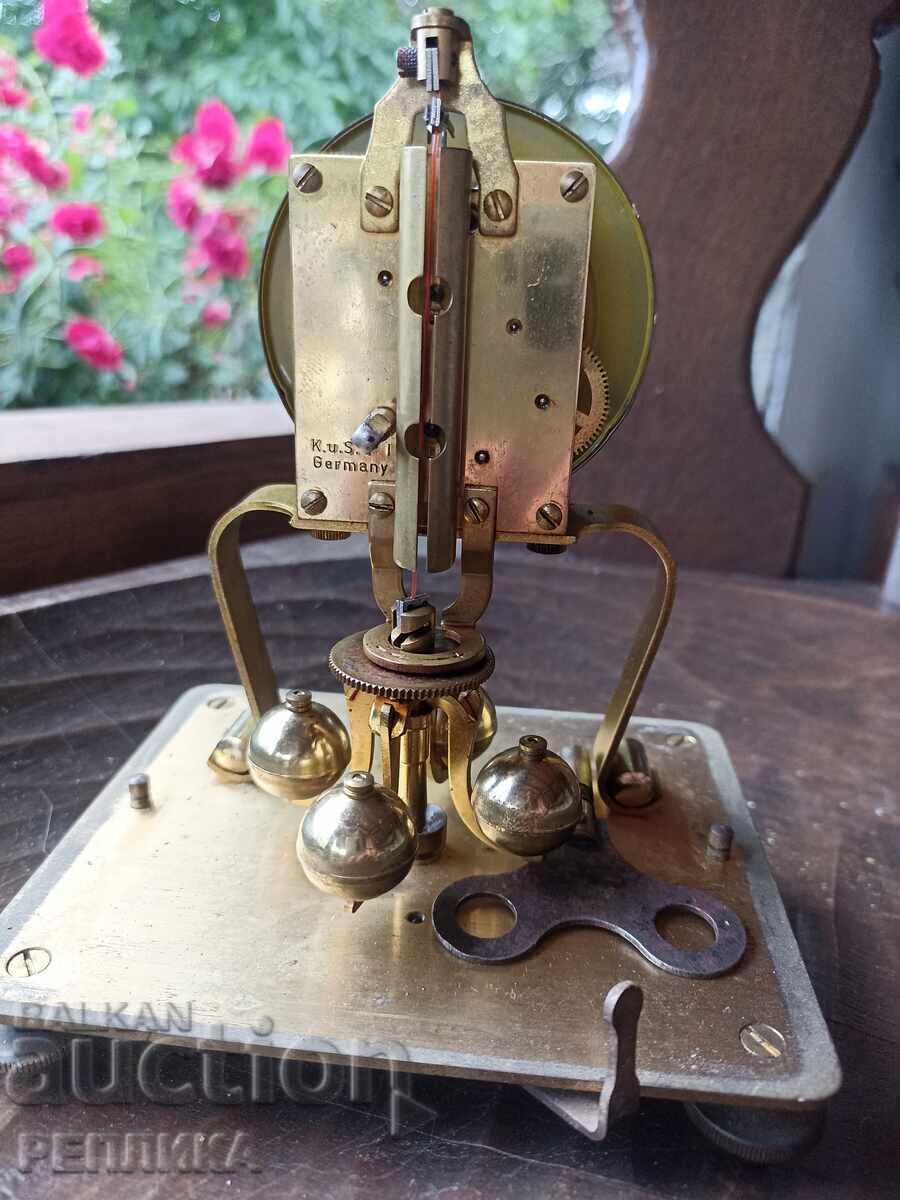 Licitație Ceas de masă antic, 400 de zile, Kern Licitație Ceas de masă antic, 400 de zile, Kern
