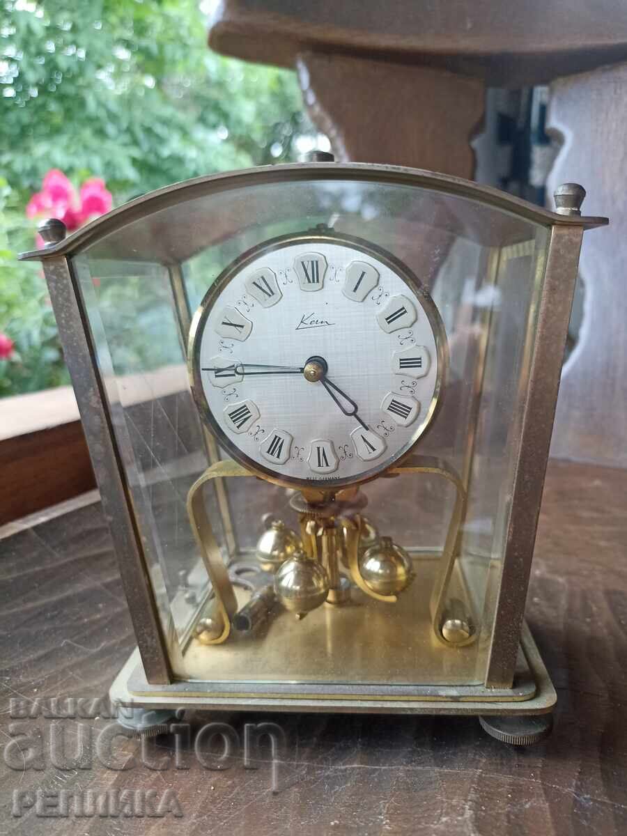 Ceas de masă antic, 400 de zile, Kern Ceas de masă antic, 400 de zile, Kern