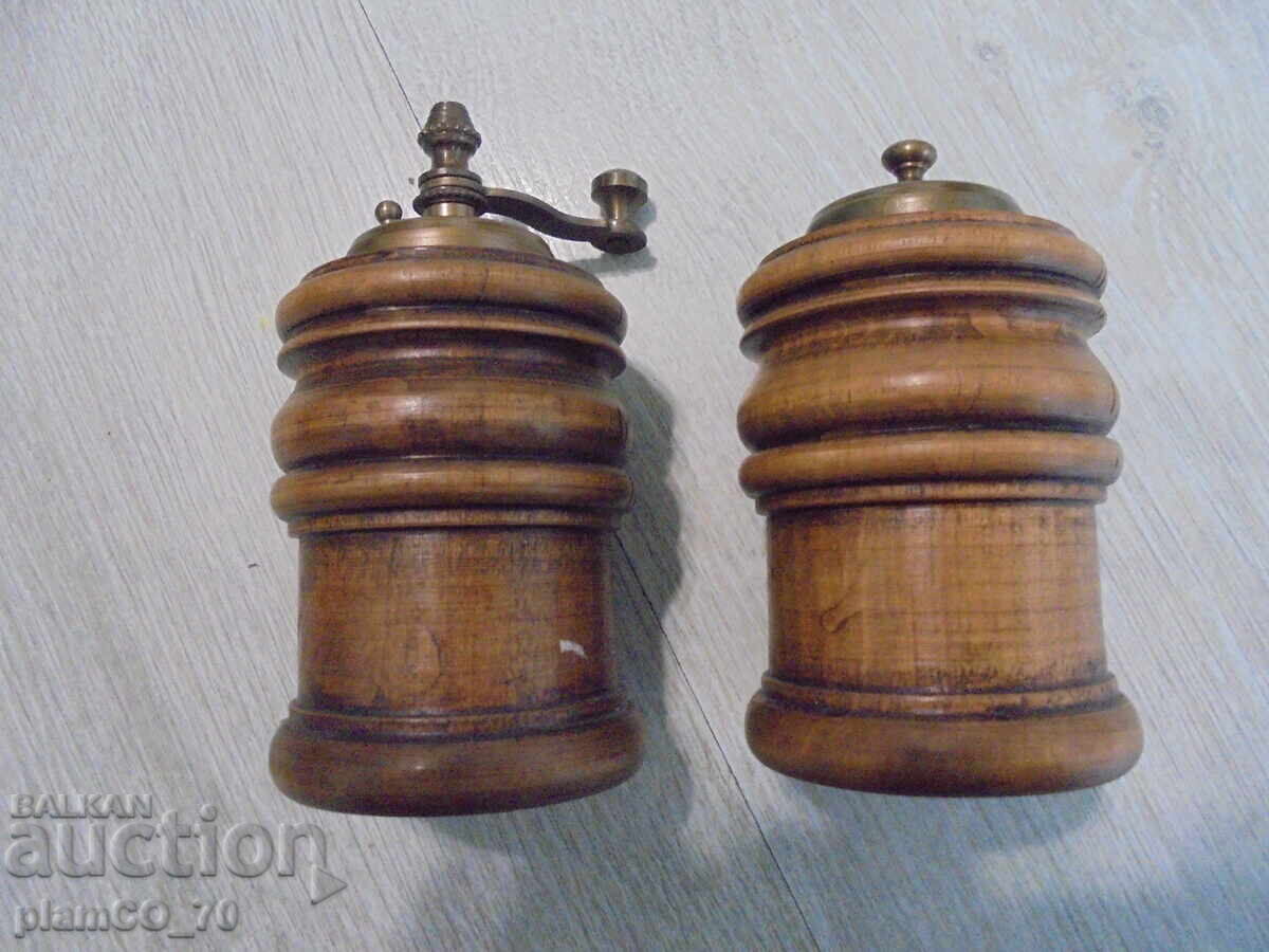 №*8644 Set antic de râșniță pentru piper și solniță cu preț € 12.50 | 24.45 BGN №*8644 Set antic de râșniță pentru piper și solniță cu preț € 12.50 | 24.45 BGN