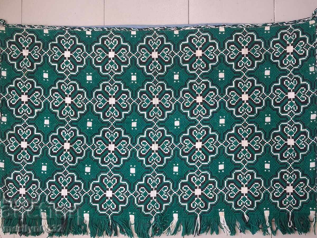 Covor vechi de perete, broderie bulgărească, panou, covor