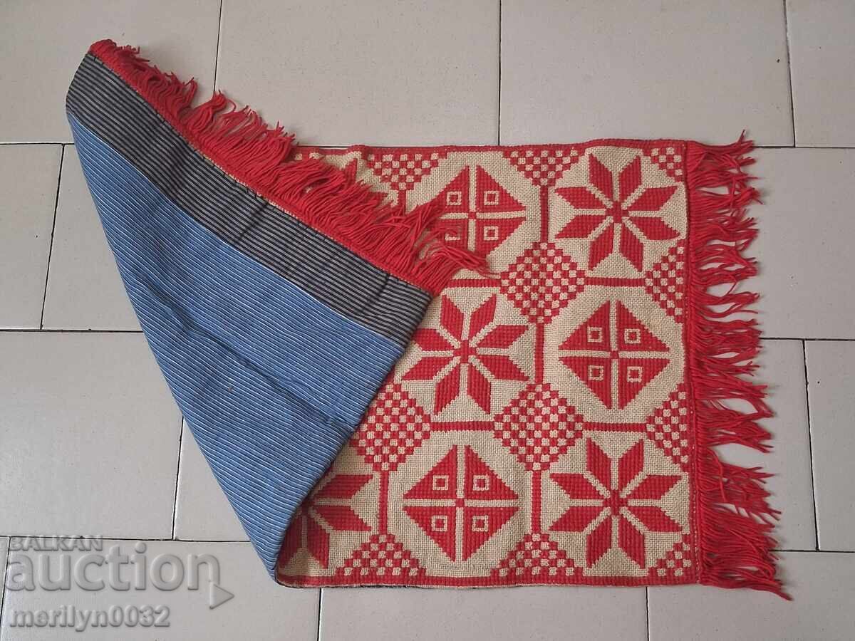 Covor vechi de perete, broderie bulgărească, panou, covor cu preț € 34.23 | 66.95 BGN