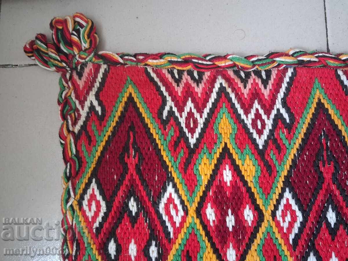 Covor vechi de perete broderie bulgărească panou, covor tablou cu preț € 43.23 | 84.55 BGN Covor vechi de perete broderie bulgărească panou, covor tablou cu preț € 43.23 | 84.55 BGN