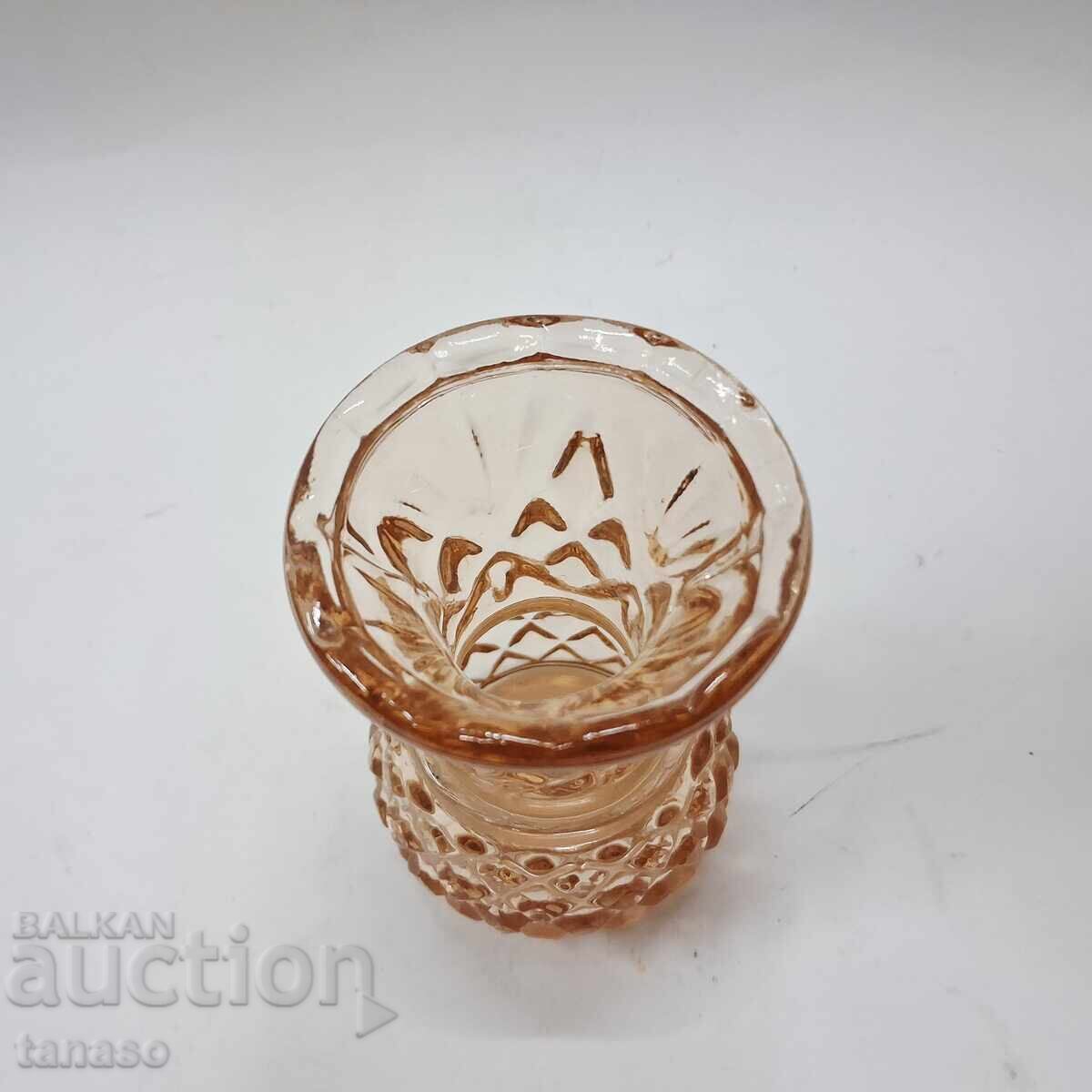 Livrarea Vază vintage din sticlă reliefată 10 cm ca nouă, chihlimbar (3.2) Livrarea Vază vintage din sticlă reliefată 10 cm ca nouă, chihlimbar (3.2)