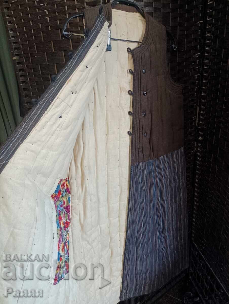 Vestă lungă pentru costum popular cu preț € 90.00 | 176.03 BGN