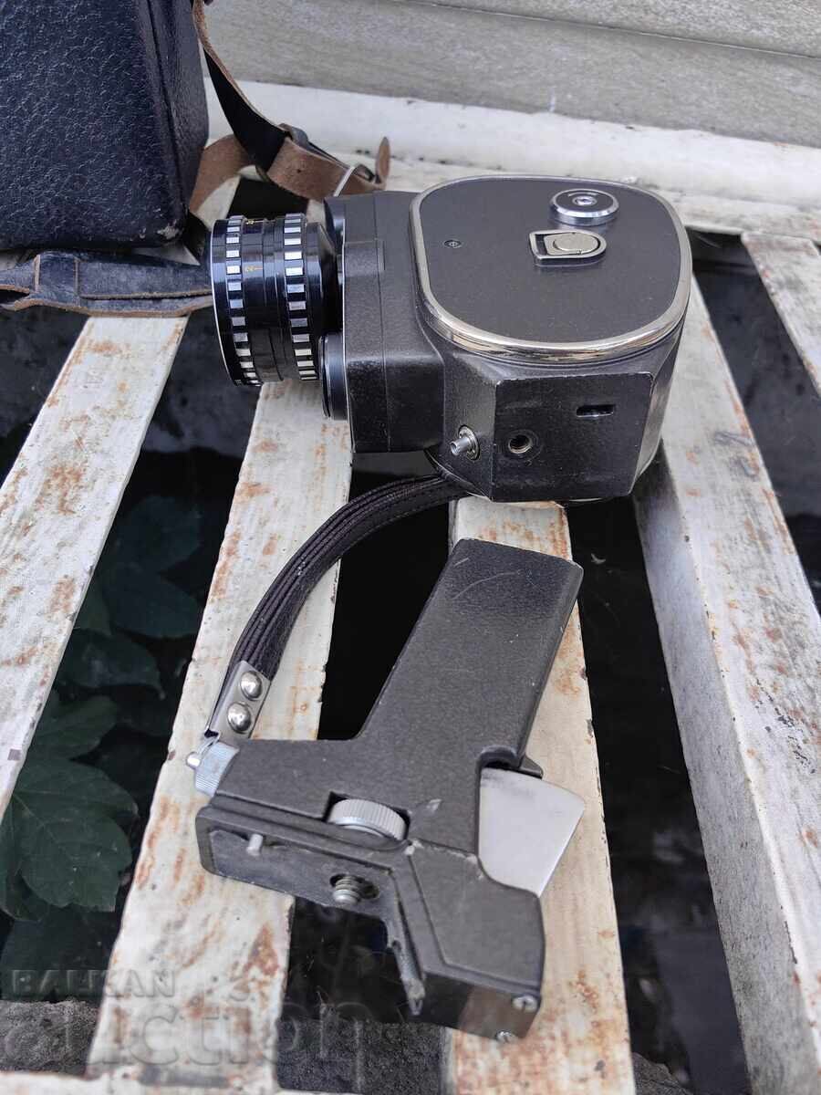 Licitație CINECAMERA QUARZ 2M QUARZ URSS USSR CAMERA OBIECTIV