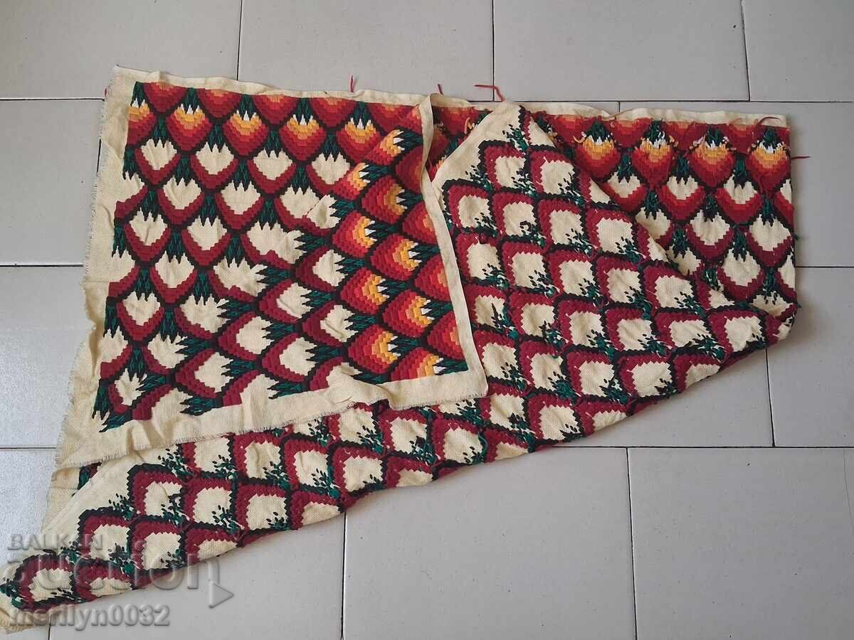 Licitație Covor vechi de perete broderie bulgărească panou, covor tablou Licitație Covor vechi de perete broderie bulgărească panou, covor tablou