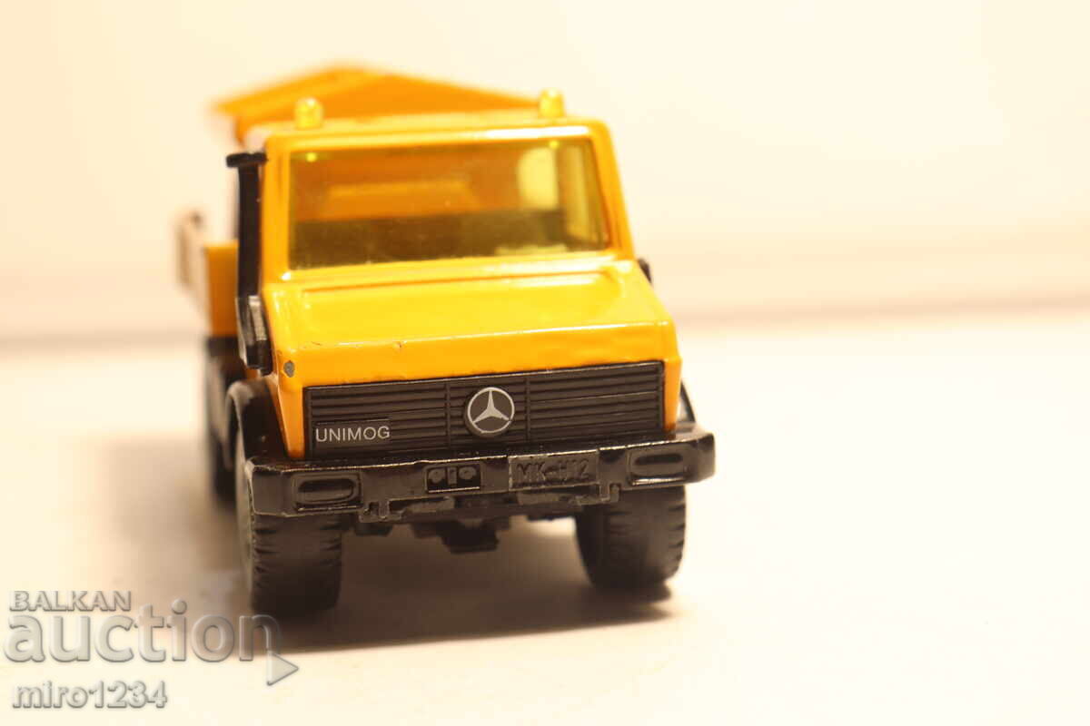 Licitație 1/50 SIKU MERCEDES BENZ UNIMOG CAMION MAȘINUȚĂ MODEL