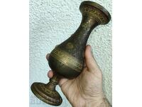 VAZĂ INDIANĂ METALICĂ GRAVATĂ