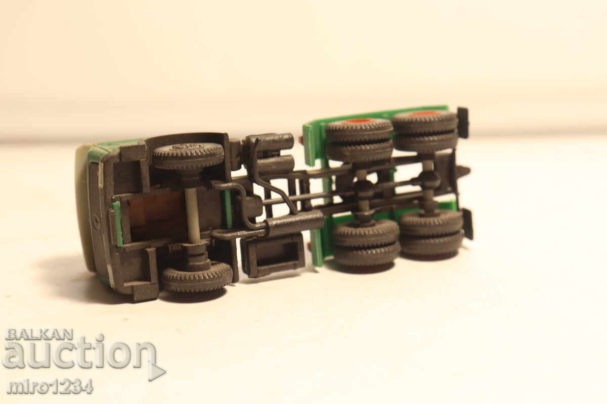 H0  1/87  KIBRI   MERCEDES BENZ  КАМИОН  КОЛИЧКА    МОДЕЛ - 6