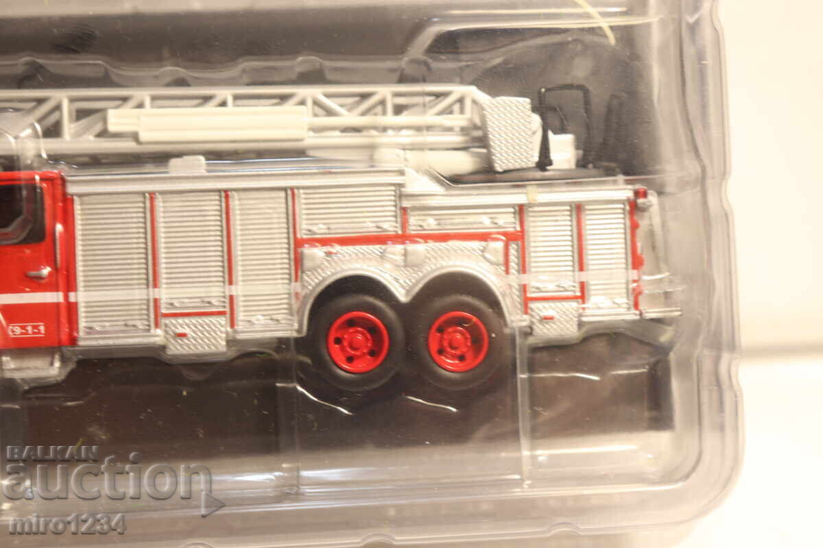 Licitație MODEL MAȘINUȚĂ CAMION DE POMPIERI 1/87