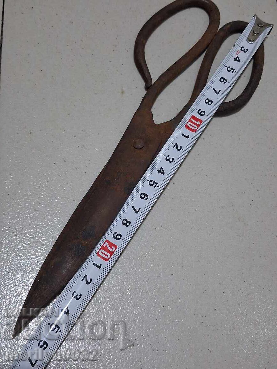 Delivery of Old hand forged scissors, wrought iron