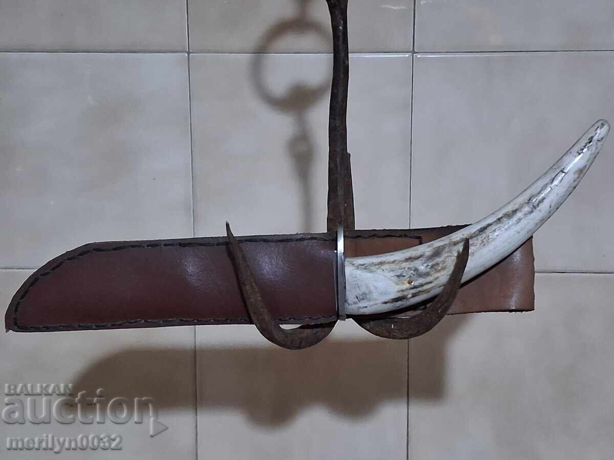 Δημοπρασία Κυνηγετικό μαχαίρι με θήκη, λαβή από κέρατο ελαφιού Δημοπρασία Κυνηγετικό μαχαίρι με θήκη, λαβή από κέρατο ελαφιού