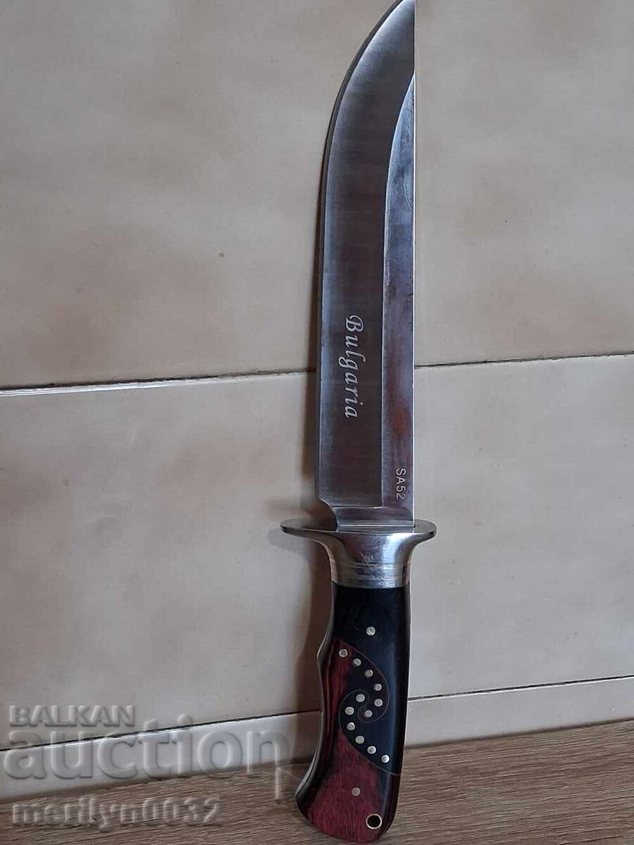 Cuțit turistic bulgăresc cu teacă din piele, mâner cu inserții cu preț € 65.79 | 128.67 BGN Cuțit turistic bulgăresc cu teacă din piele, mâner cu inserții cu preț € 65.79 | 128.67 BGN