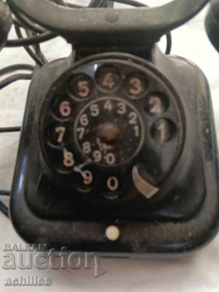 Telefon din bachelită cu preț € 10.00 | 19.56 BGN Telefon din bachelită cu preț € 10.00 | 19.56 BGN