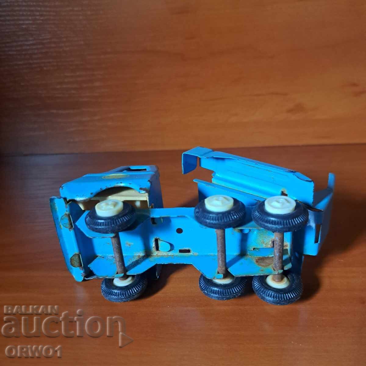 Delivery of MIR vintage Bulgarian toy truck