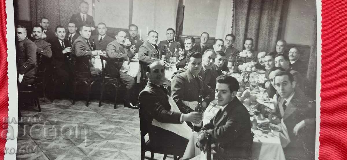 BANCHET - FOTO ZASHEV - SOFIA cu preț € 7.99 | 15.63 BGN BANCHET - FOTO ZASHEV - SOFIA cu preț € 7.99 | 15.63 BGN