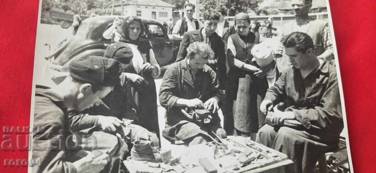 Δημοπρασία ΜΕΓΑΛΗ ΠΑΛΙΑ ΦΩΤΟΓΡΑΦΙΑ - Β' ΠΠ Δημοπρασία ΜΕΓΑΛΗ ΠΑΛΙΑ ΦΩΤΟΓΡΑΦΙΑ - Β' ΠΠ
