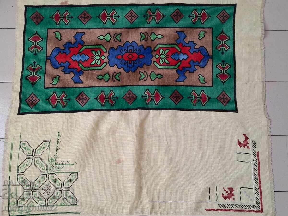 Broderie pentru fata de perna pentru costum cu preț € 28.94 | 56.60 BGN