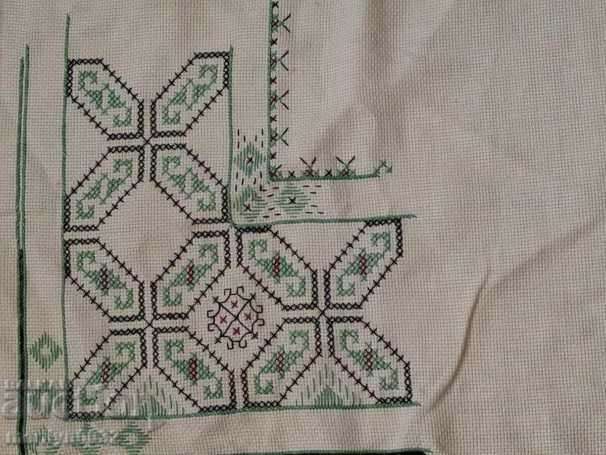 Broderie pentru fata de perna pentru costum - 7