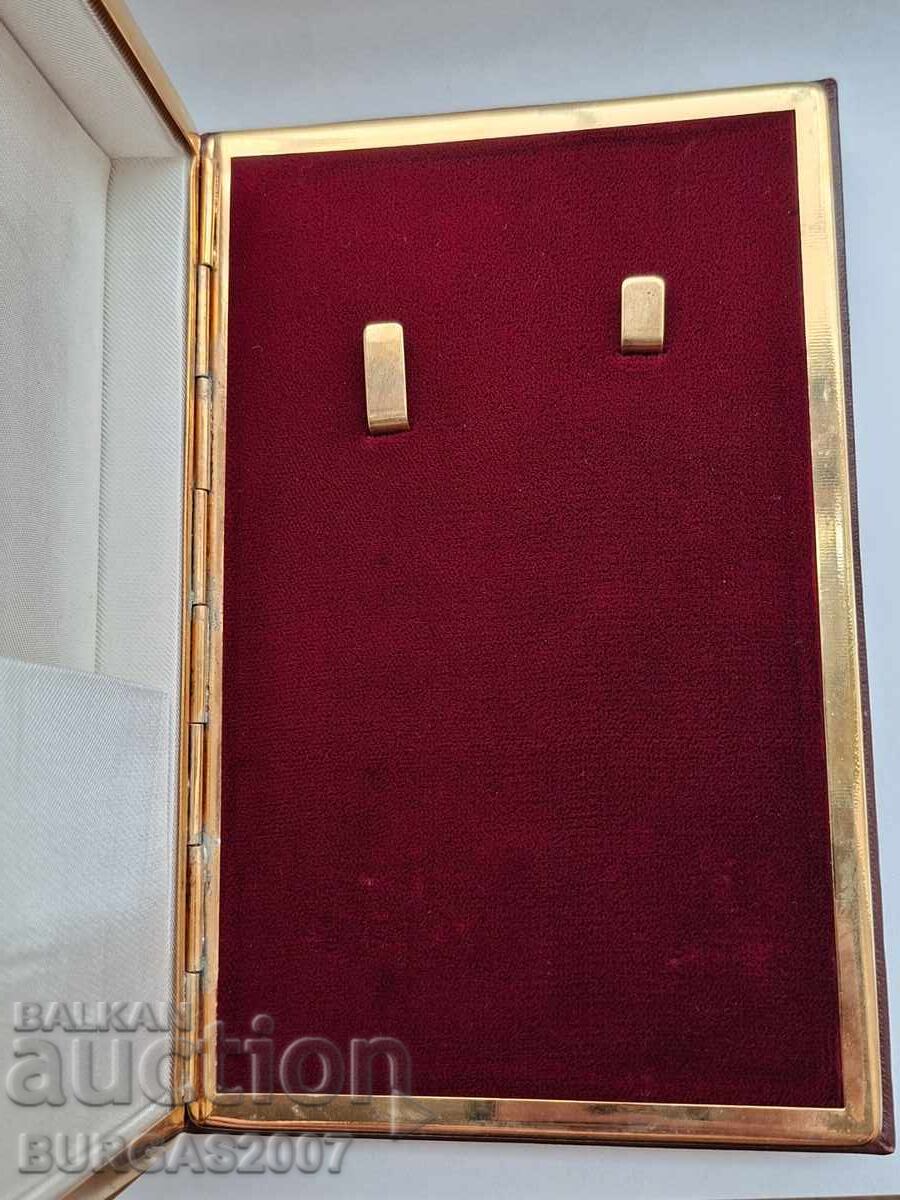 Σπάνιο διπλό κουτί για παράσημο Γ. Δημητρόφ και Ήρωα της Σοσιαλιστικής Εργασίας