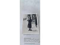 Fotografie Sofia Femeie și bebeluș pe trotuar