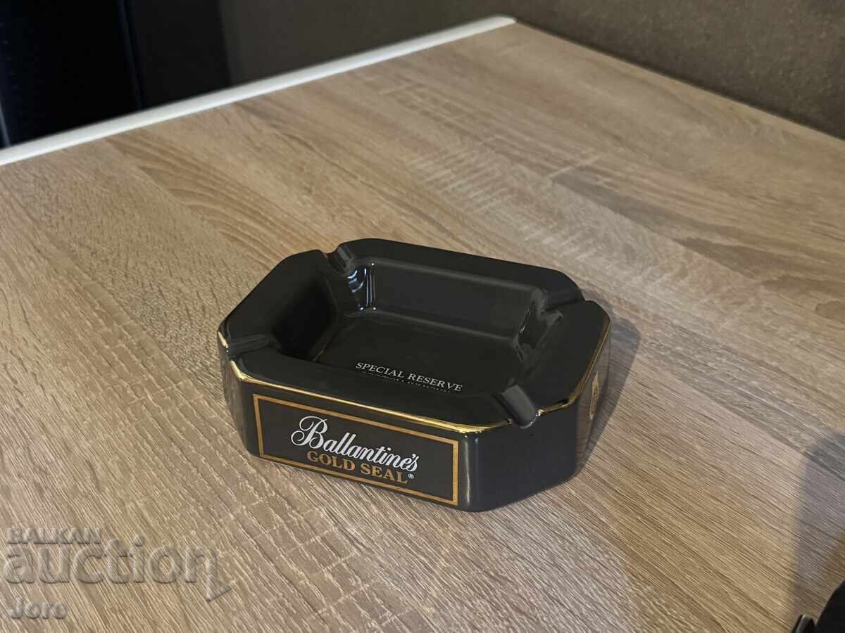 scrumieră publicitară ballantines