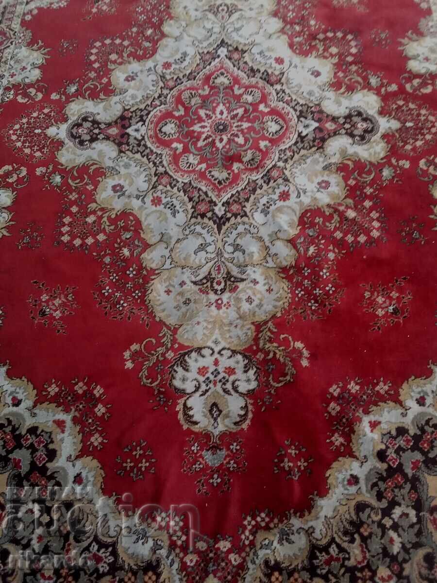 Auction  Bulgarian Persian rug
