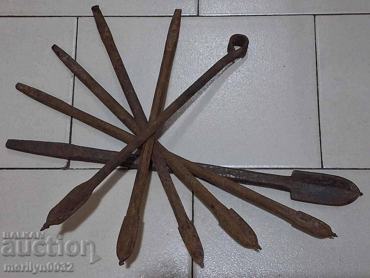 Livrarea Vechi burghie primitive de mână de 150 de ani Livrarea Vechi burghie primitive de mână de 150 de ani