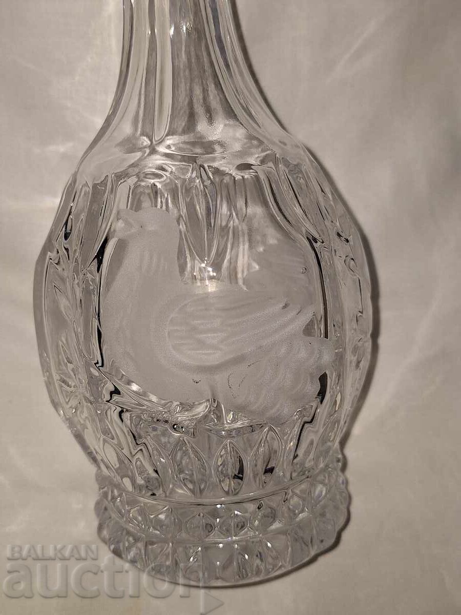 Licitație Carafa vintage grea din cristal, gravată cu păsări Licitație Carafa vintage grea din cristal, gravată cu păsări